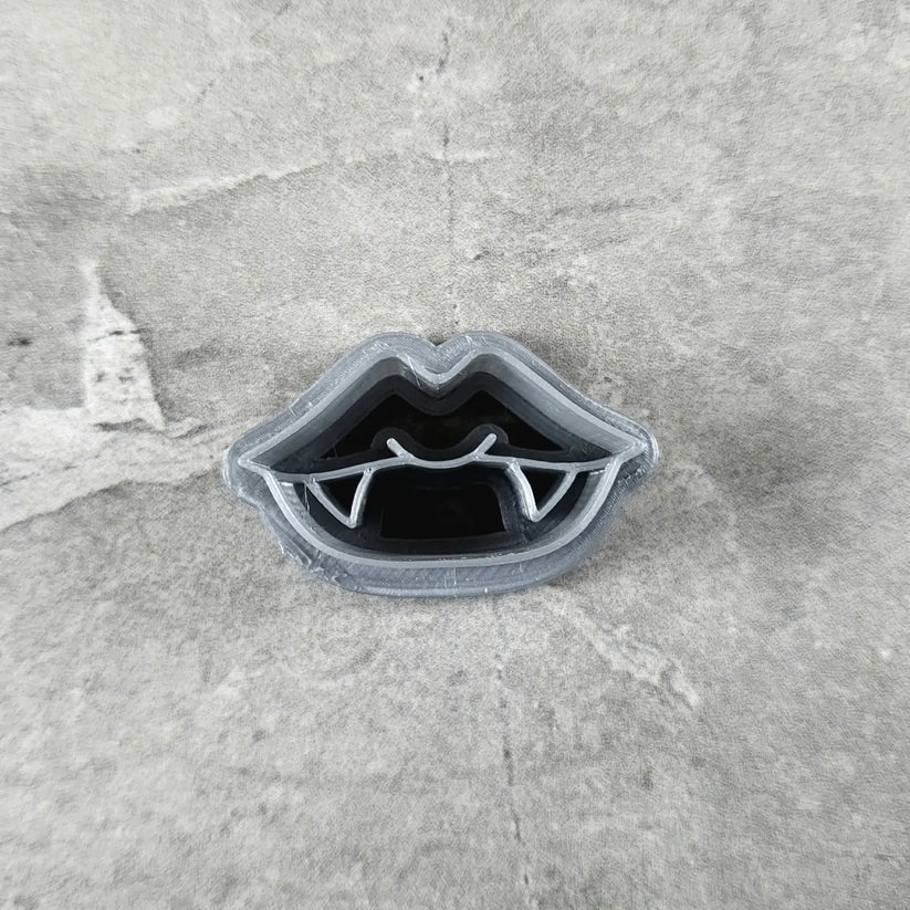 Vampire Lips Clay Cutter 35mm